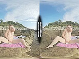 Risky Public Beach Masturbating On Vacation With Hot Ginger Lea Sunbathing And Vibrating Rfo